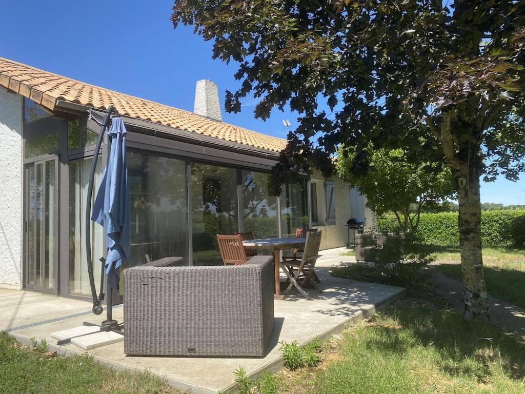 Вілла A Proximite Du Futuroscope Et Des Marais Poitevin Rouille Екстер'єр фото